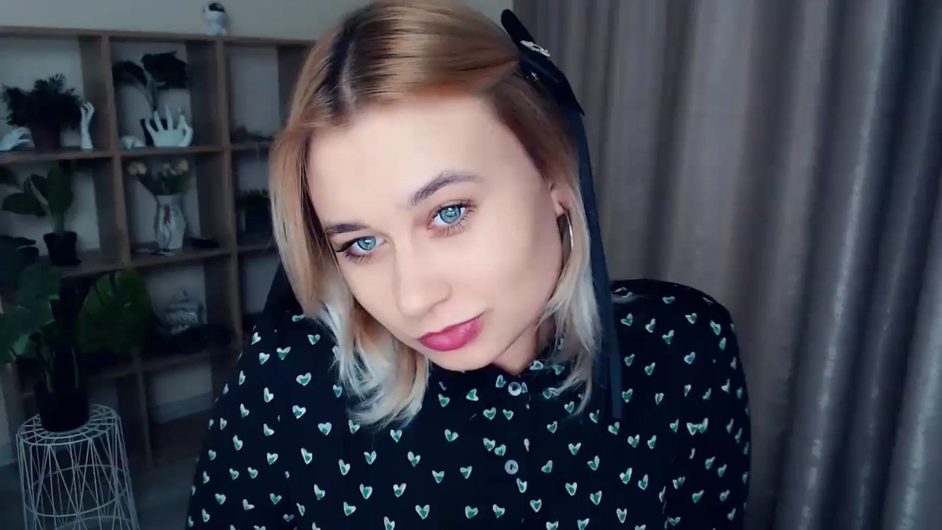 Gallery image thumbnail from Kukla_kolduna's myfreecams stream on, 12/13/2024, 19:11 image 5 of 20