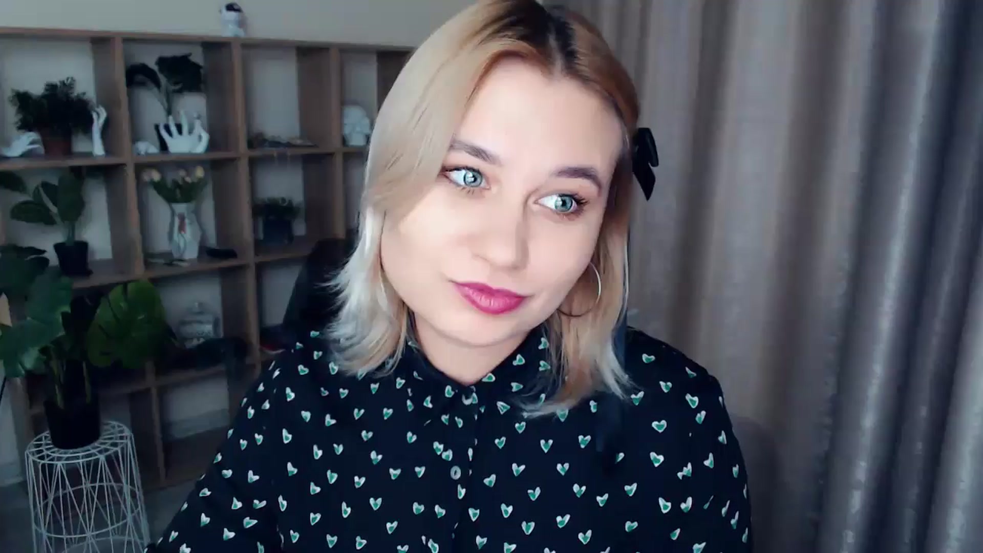 Gallery image thumbnail from Kukla_kolduna's myfreecams stream on, 12/13/2024, 19:11 image 1 of 20