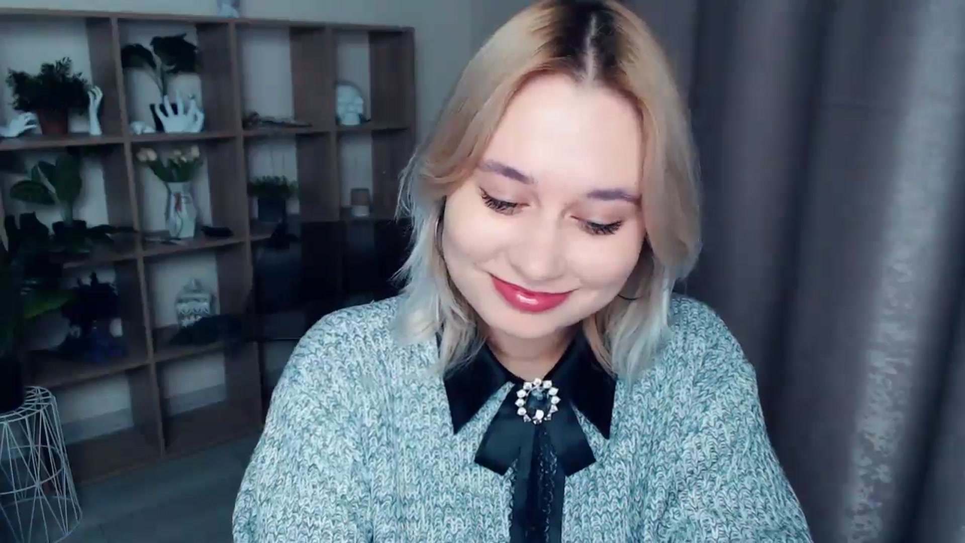 Gallery image thumbnail from Kukla_kolduna's myfreecams stream on, 12/14/2024, 17:27 image 14 of 20