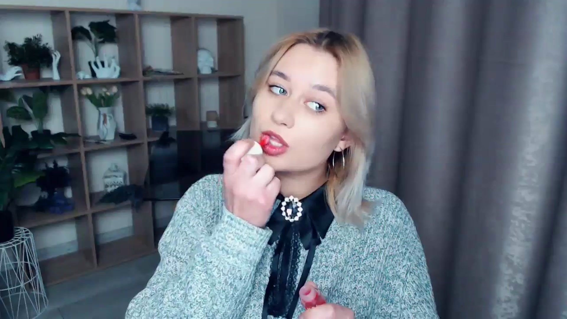 Gallery image thumbnail from Kukla_kolduna's myfreecams stream on, 12/14/2024, 17:27 image 9 of 20
