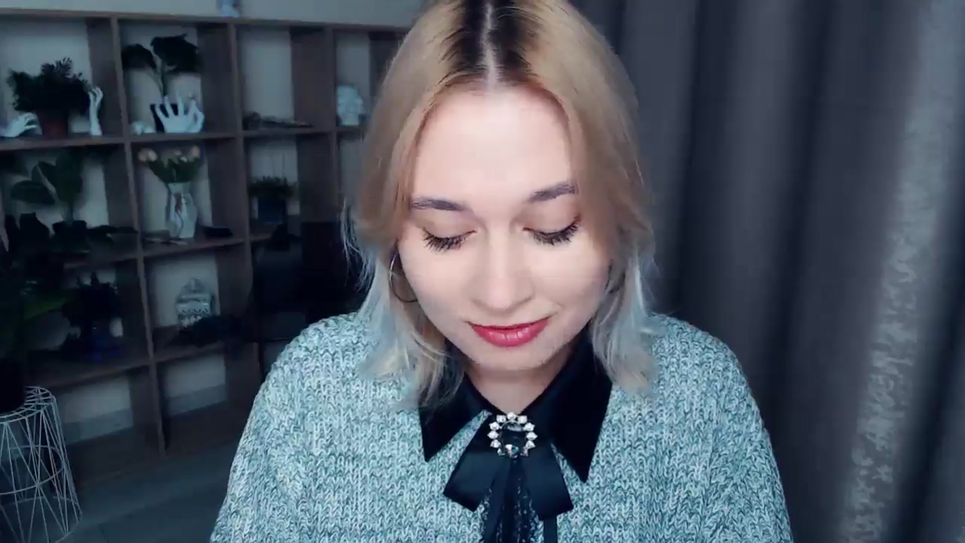 Gallery image thumbnail from Kukla_kolduna's myfreecams stream on, 12/14/2024, 17:27 image 15 of 20