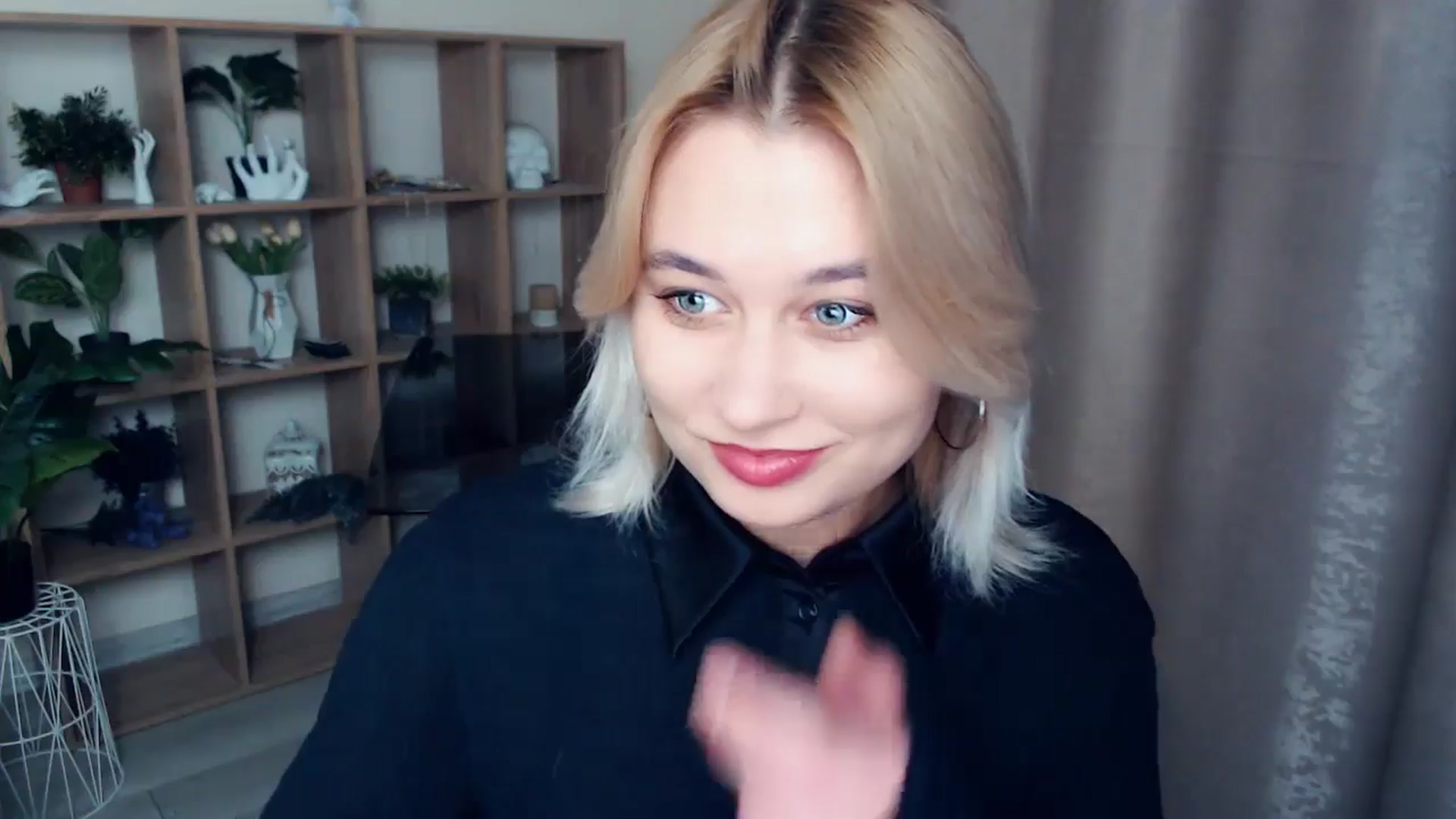 Gallery image thumbnail from Kukla_kolduna's myfreecams stream on, 12/14/2024, 18:02 image 3 of 20