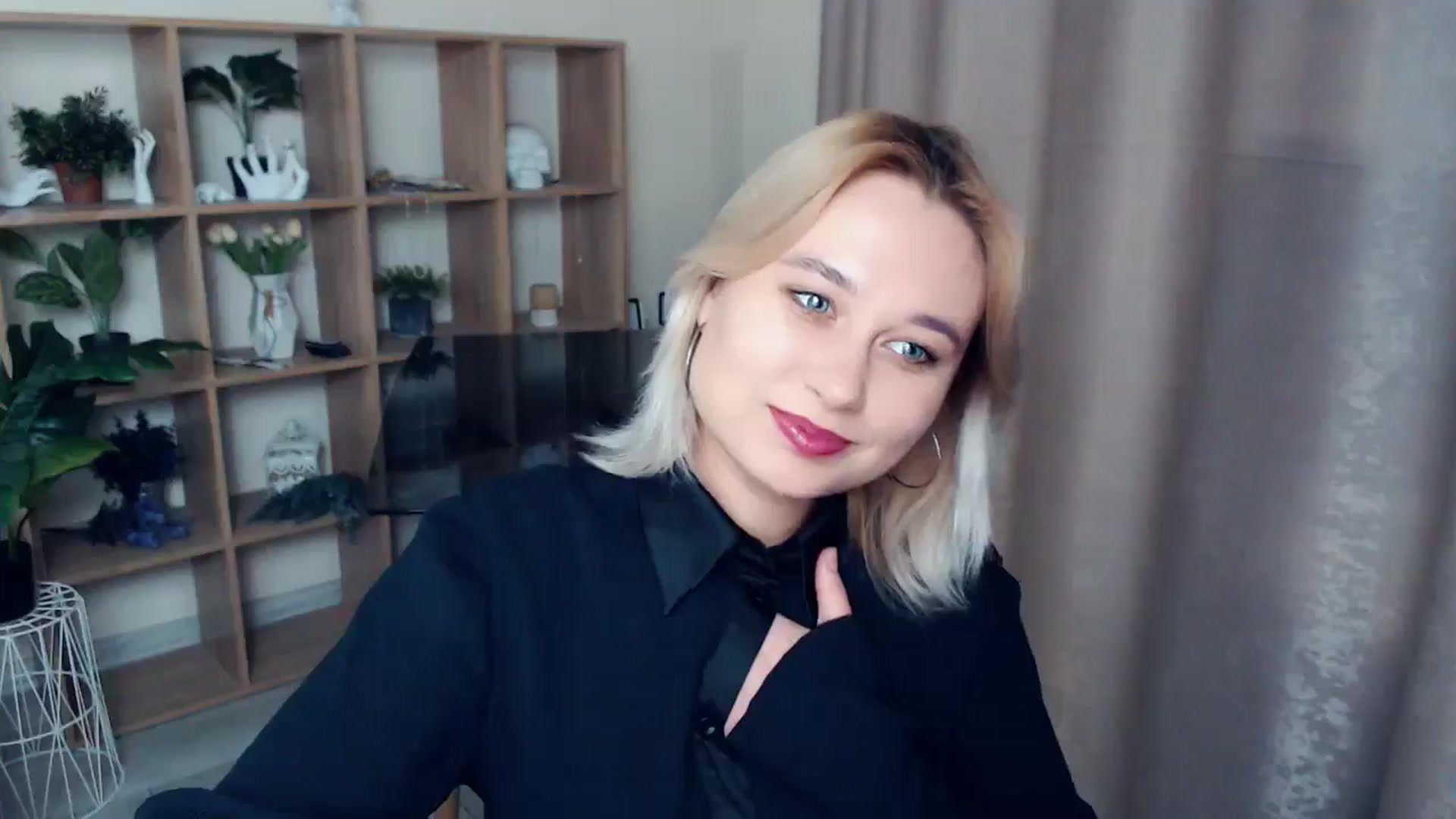 Gallery image thumbnail from Kukla_kolduna's myfreecams stream on, 12/14/2024, 18:02 image 20 of 20