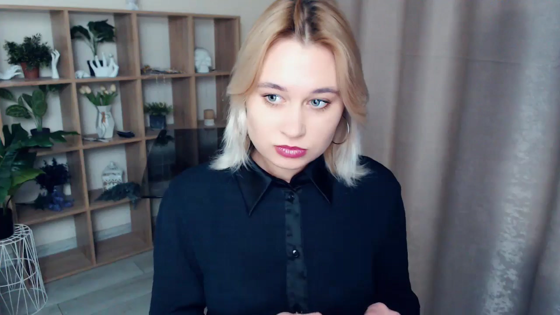 Gallery image thumbnail from Kukla_kolduna's myfreecams stream on, 12/14/2024, 18:02 image 5 of 20