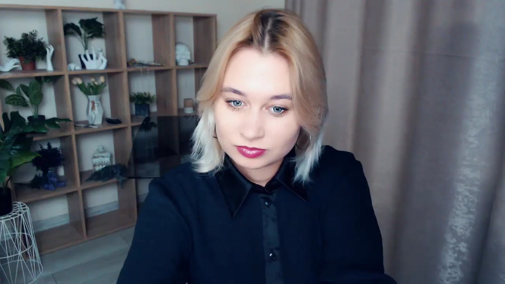 Gallery image thumbnail from Kukla_kolduna's myfreecams stream on, 12/14/2024, 18:02 image 10 of 20