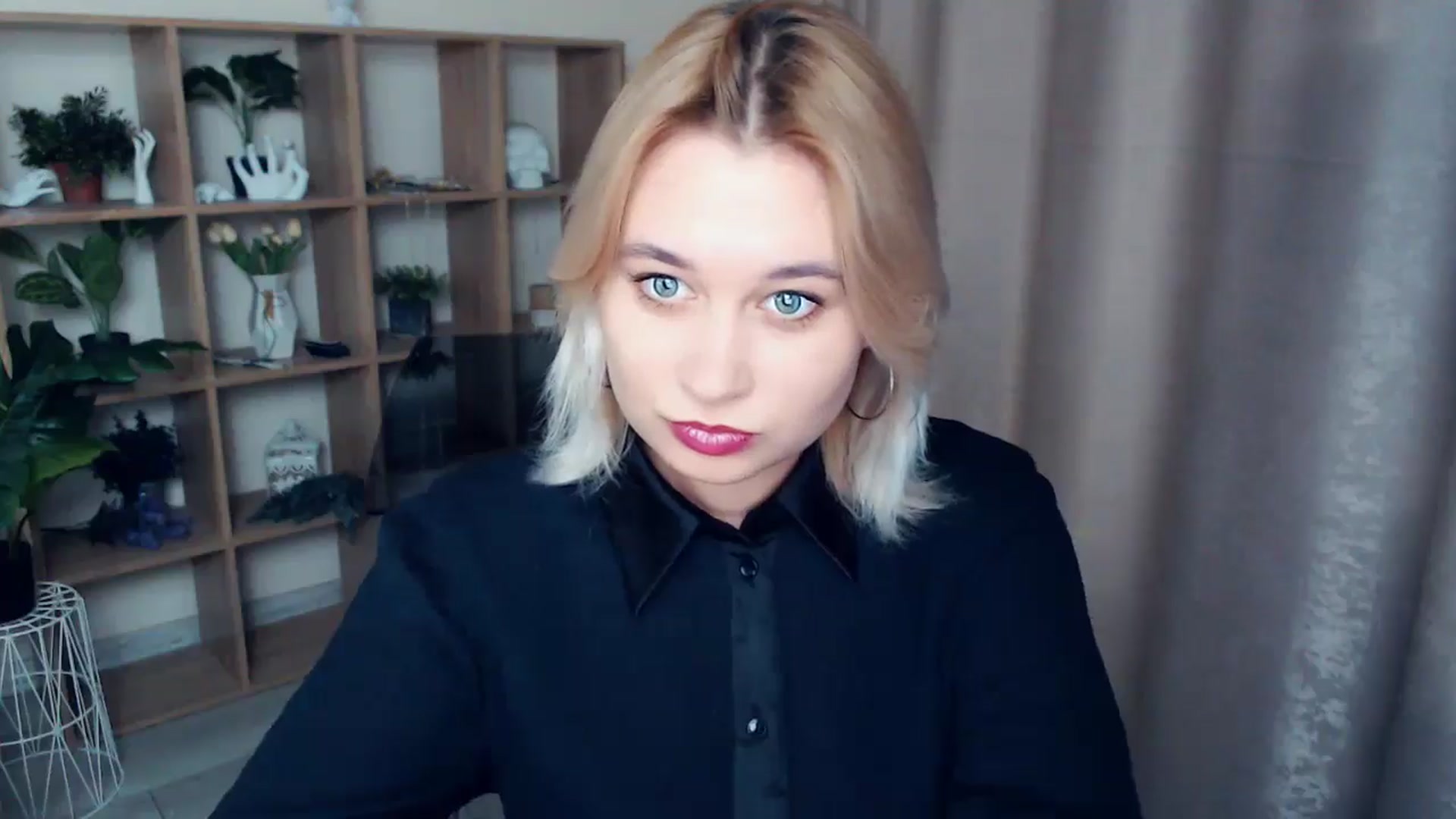 Gallery image thumbnail from Kukla_kolduna's myfreecams stream on, 12/14/2024, 18:02 image 6 of 20