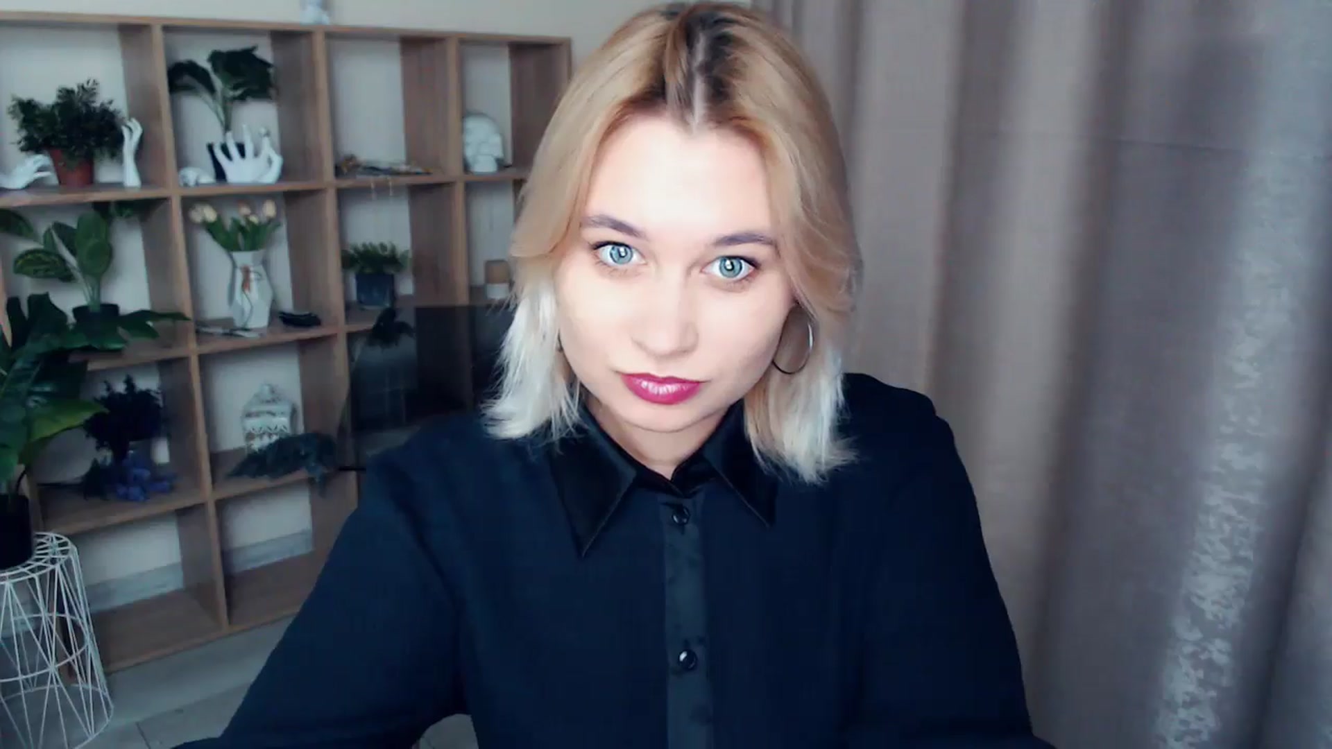 Gallery image thumbnail from Kukla_kolduna's myfreecams stream on, 12/14/2024, 18:02 image 9 of 20