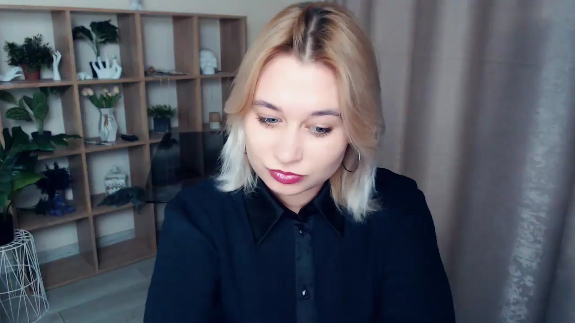 Gallery image thumbnail from Kukla_kolduna's myfreecams stream on, 12/14/2024, 18:02 image 7 of 20