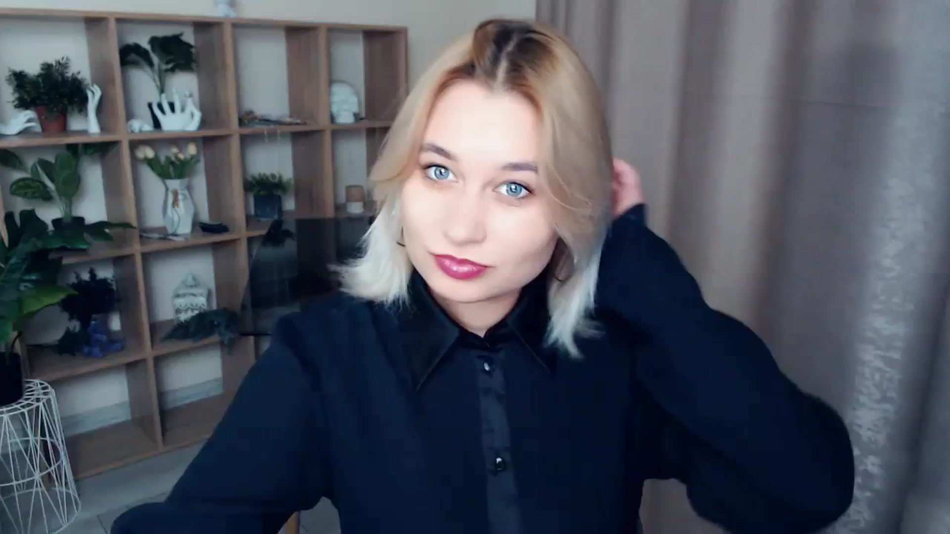 Gallery image thumbnail from Kukla_kolduna's myfreecams stream on, 12/14/2024, 18:02 image 15 of 20