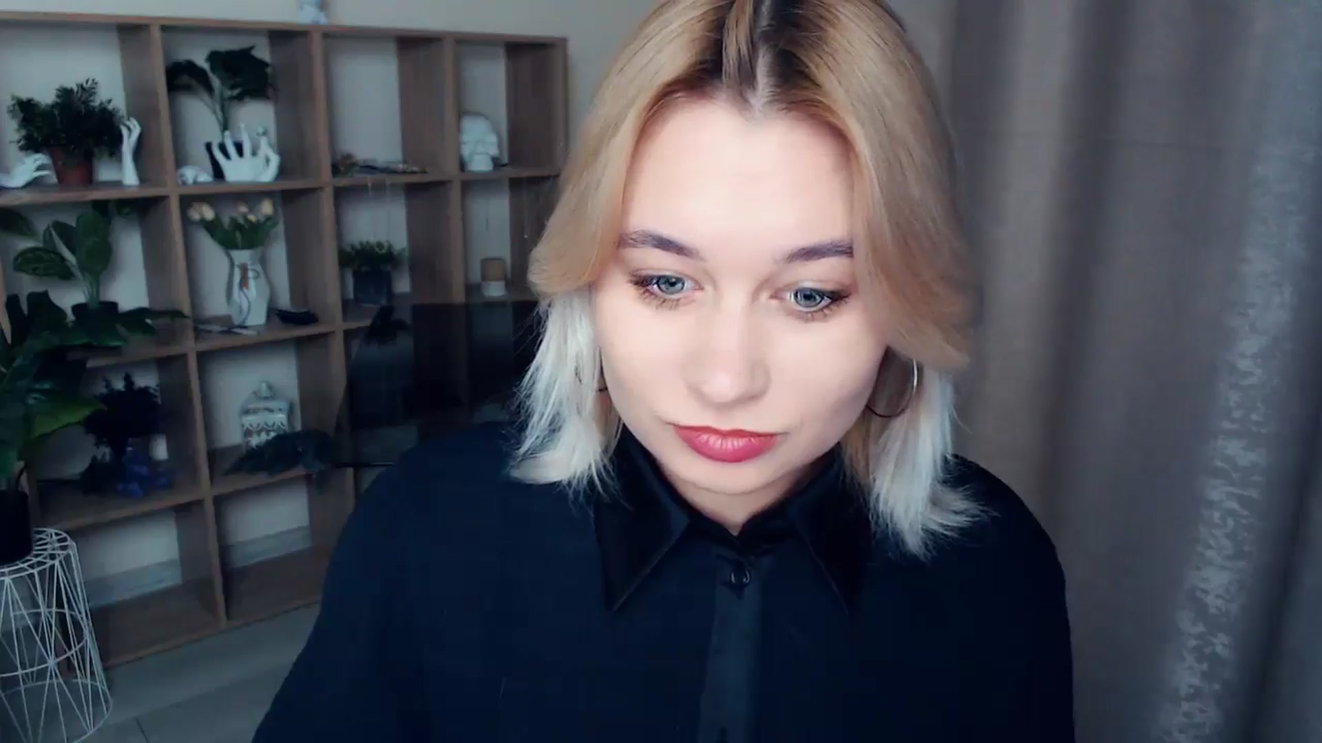 Gallery image thumbnail from Kukla_kolduna's myfreecams stream on, 12/14/2024, 18:02 image 2 of 20