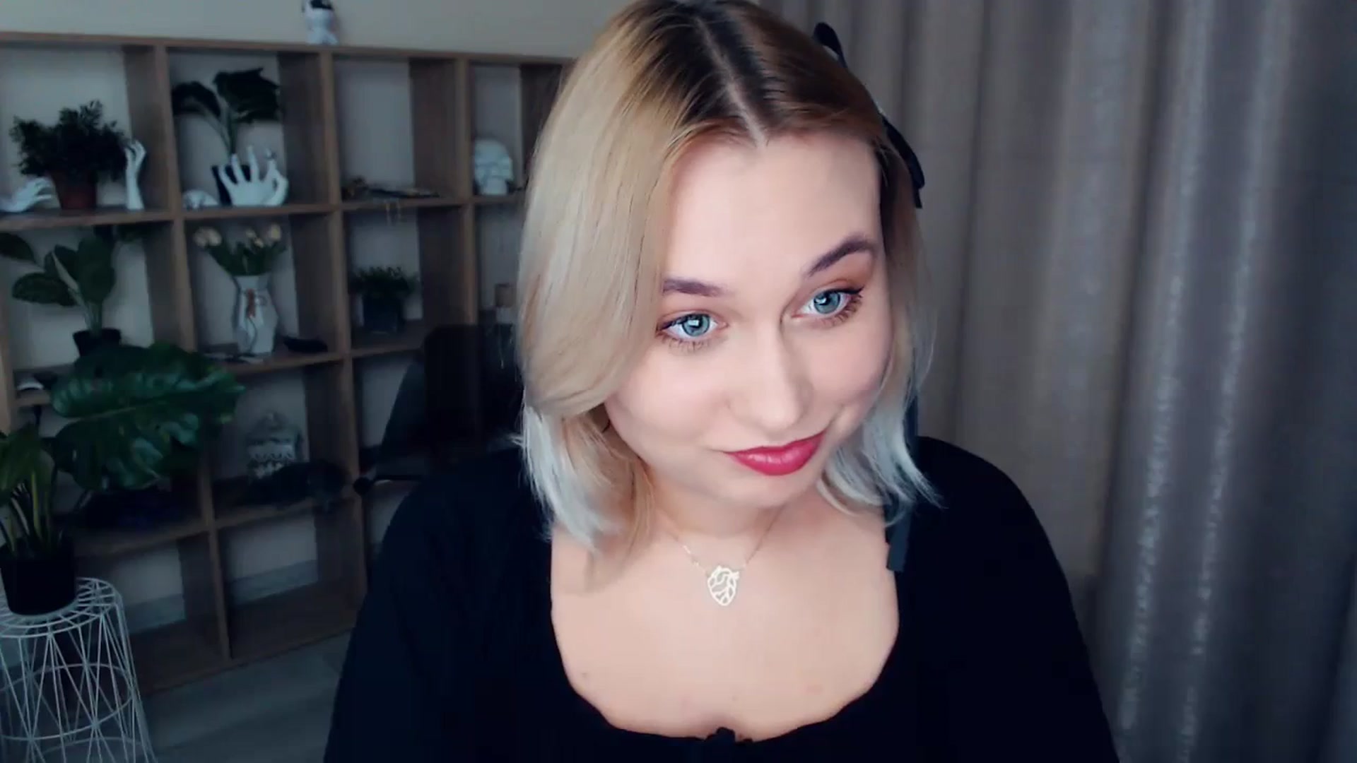 Gallery image thumbnail from Kukla_kolduna's myfreecams stream on, 12/15/2024, 15:24 image 17 of 20