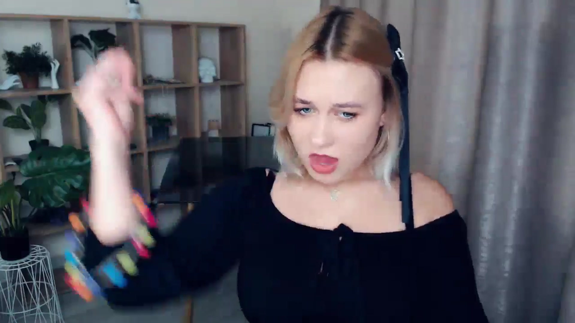 Gallery image thumbnail from Kukla_kolduna's myfreecams stream on, 12/15/2024, 15:24 image 9 of 20