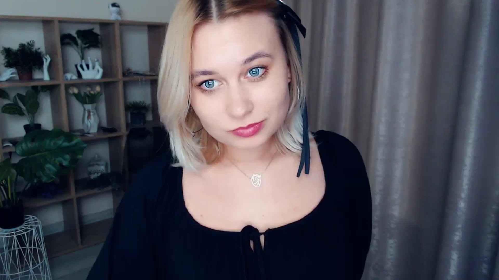 Gallery image thumbnail from Kukla_kolduna's myfreecams stream on, 12/15/2024, 19:18 image 19 of 20