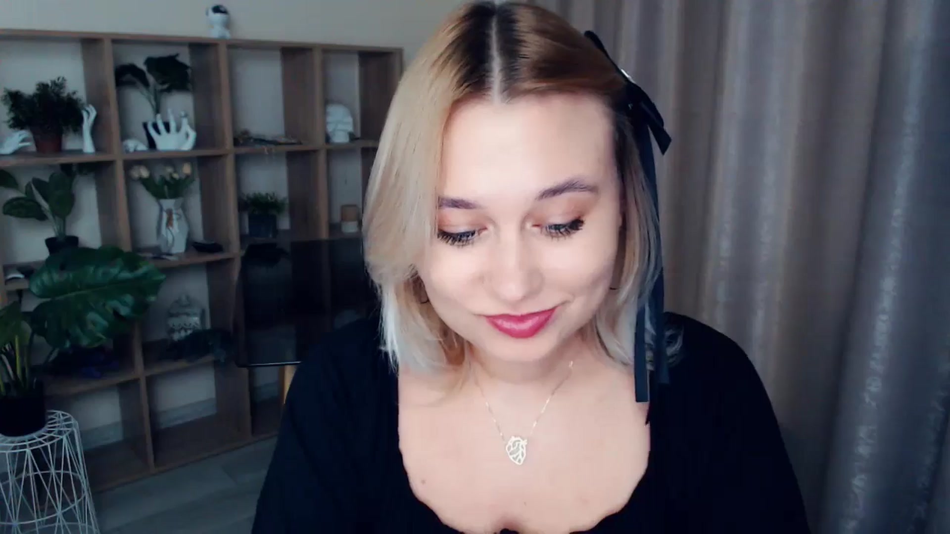 Gallery image thumbnail from Kukla_kolduna's myfreecams stream on, 12/15/2024, 19:18 image 8 of 20