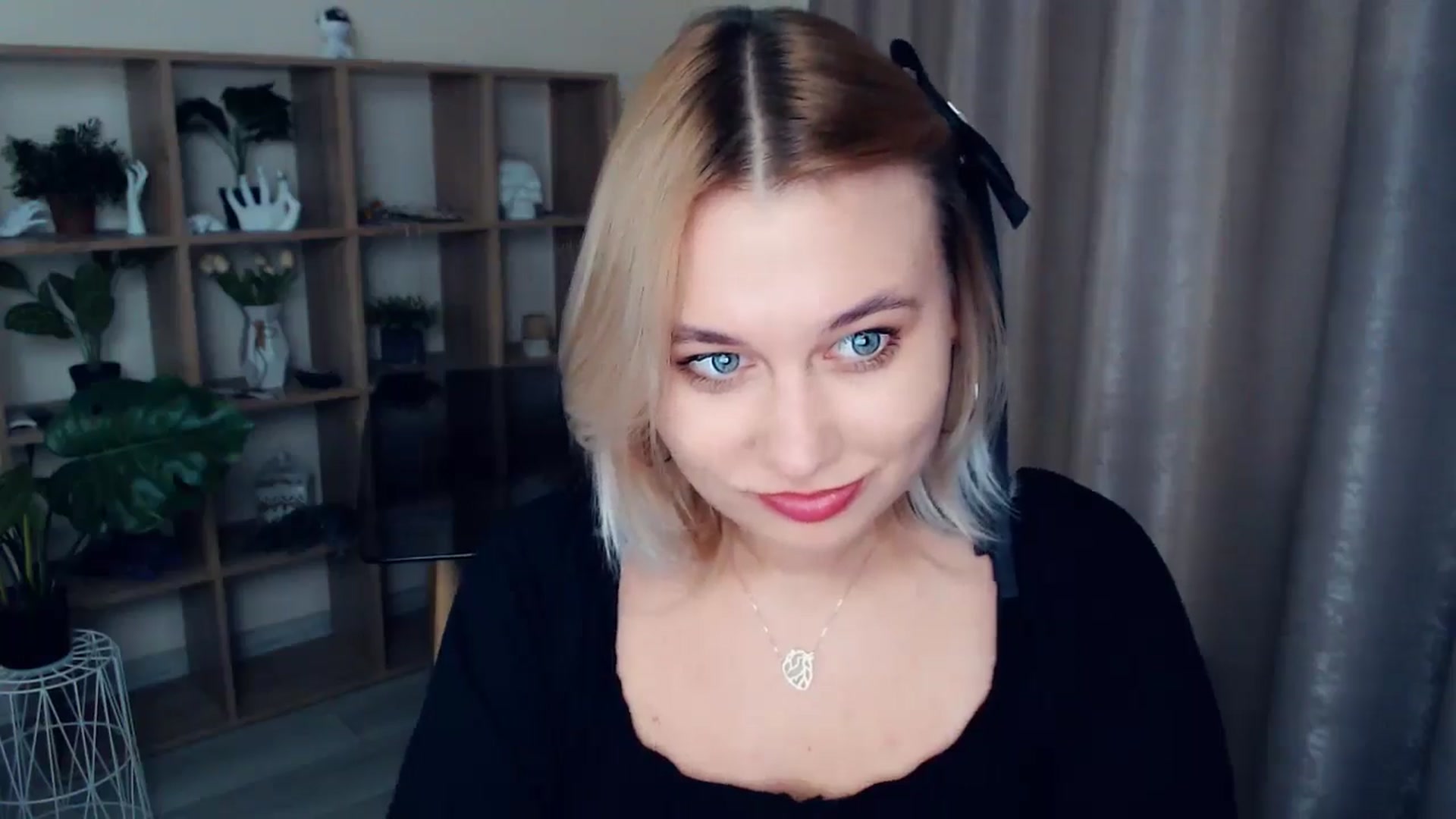 Gallery image thumbnail from Kukla_kolduna's myfreecams stream on, 12/15/2024, 19:18 image 3 of 20