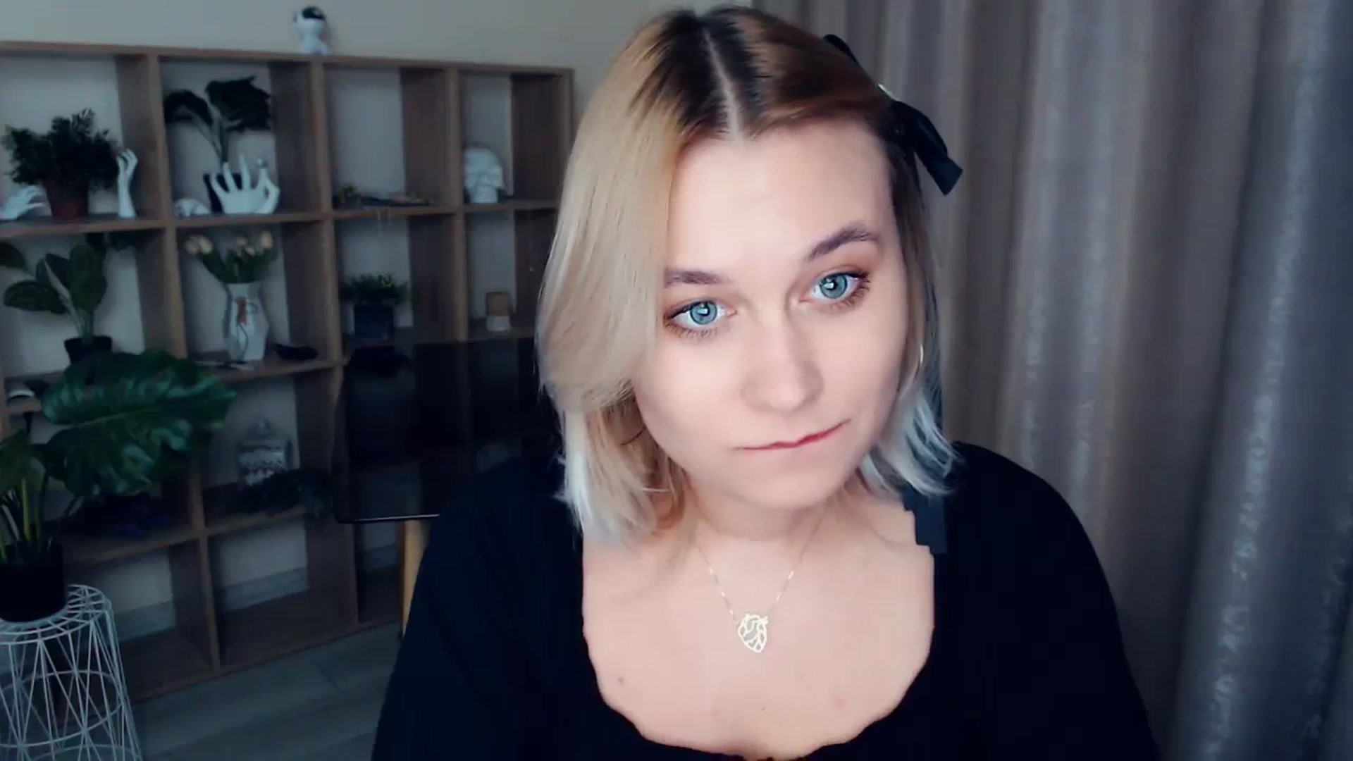 Gallery image thumbnail from Kukla_kolduna's myfreecams stream on, 12/15/2024, 19:18 image 4 of 20
