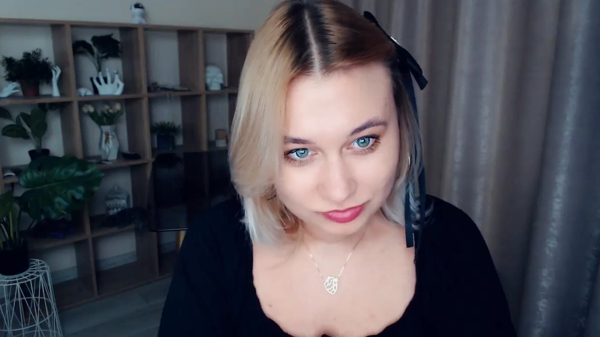 Gallery image thumbnail from Kukla_kolduna's myfreecams stream on, 12/15/2024, 19:18 image 10 of 20