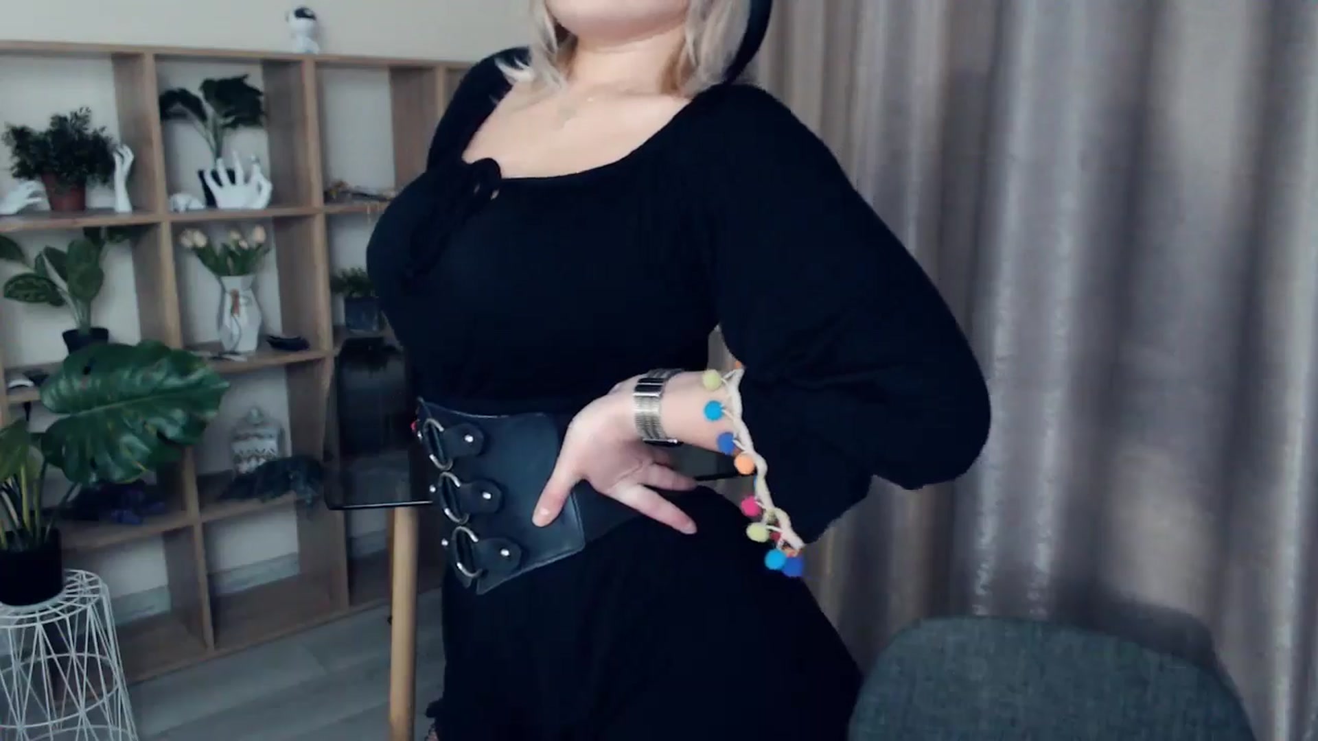 Gallery image thumbnail from Kukla_kolduna's myfreecams stream on, 12/15/2024, 19:18 image 18 of 20