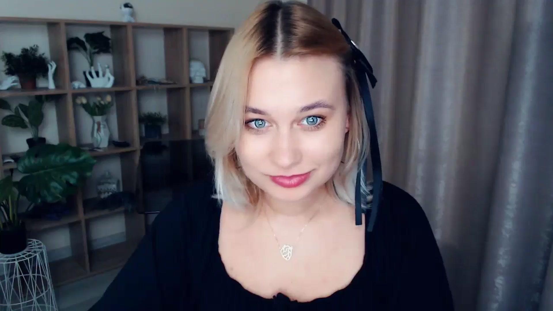 Gallery image thumbnail from Kukla_kolduna's myfreecams stream on, 12/15/2024, 19:18 image 9 of 20