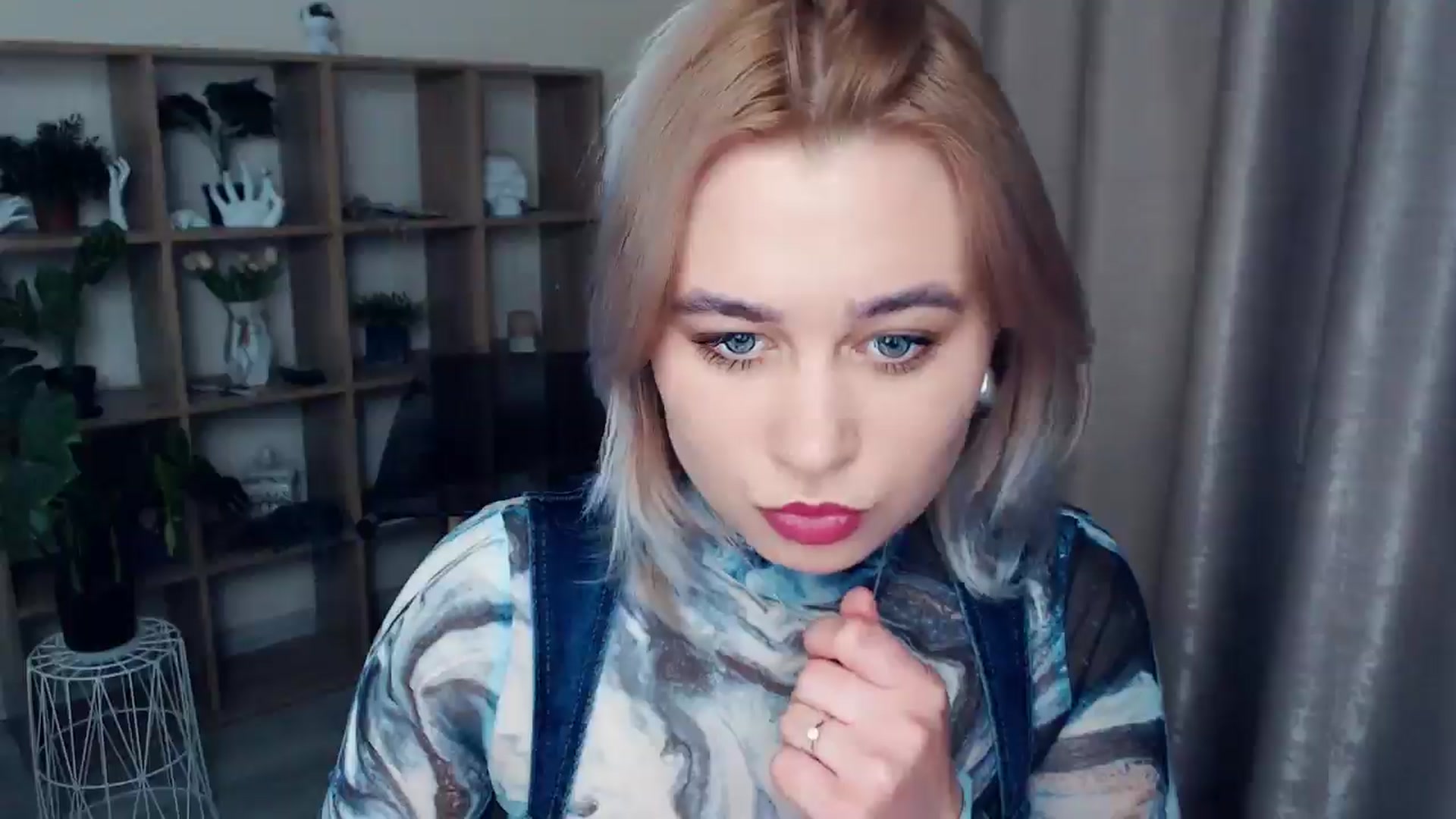 Gallery image thumbnail from Kukla_kolduna's myfreecams stream on, 12/18/2024, 17:31 image 11 of 20