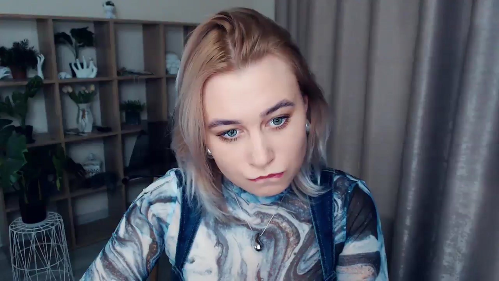 Gallery image thumbnail from Kukla_kolduna's myfreecams stream on, 12/18/2024, 17:31 image 14 of 20