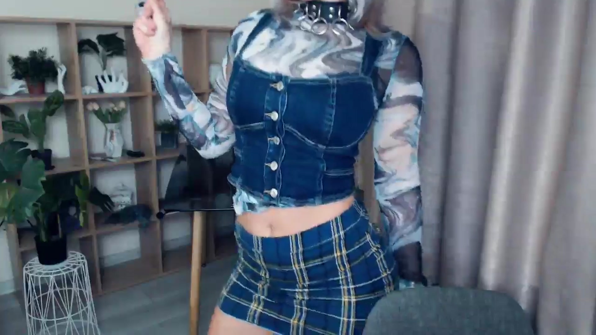 Gallery image thumbnail from Kukla_kolduna's myfreecams stream on, 12/18/2024, 17:31 image 3 of 20
