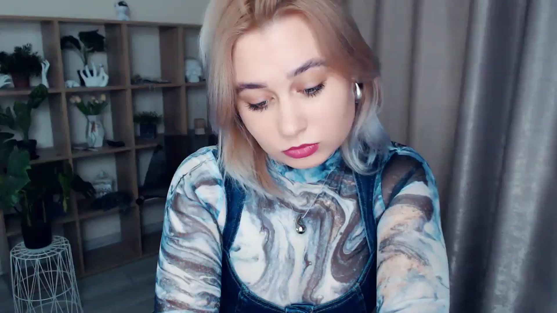 Gallery image thumbnail from Kukla_kolduna's myfreecams stream on, 12/18/2024, 17:31 image 9 of 20