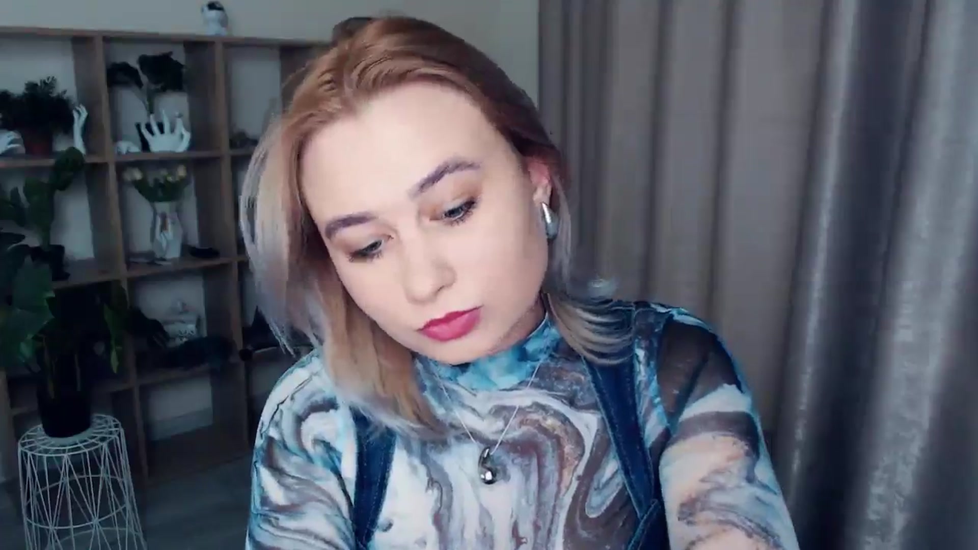 Gallery image thumbnail from Kukla_kolduna's myfreecams stream on, 12/18/2024, 17:31 image 17 of 20