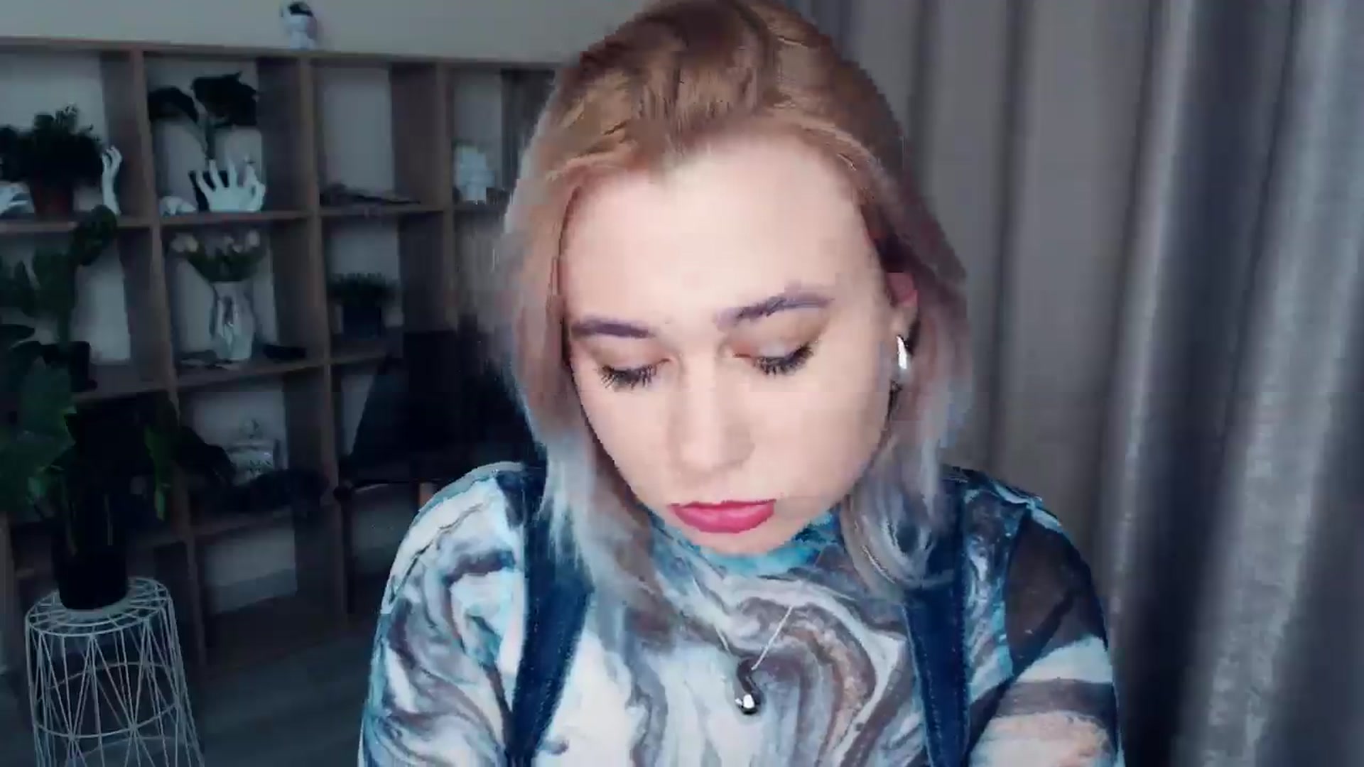 Gallery image thumbnail from Kukla_kolduna's myfreecams stream on, 12/18/2024, 17:31 image 15 of 20