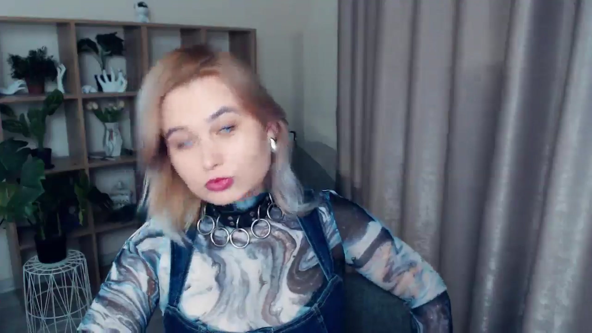 Gallery image thumbnail from Kukla_kolduna's myfreecams stream on, 12/18/2024, 17:31 image 8 of 20