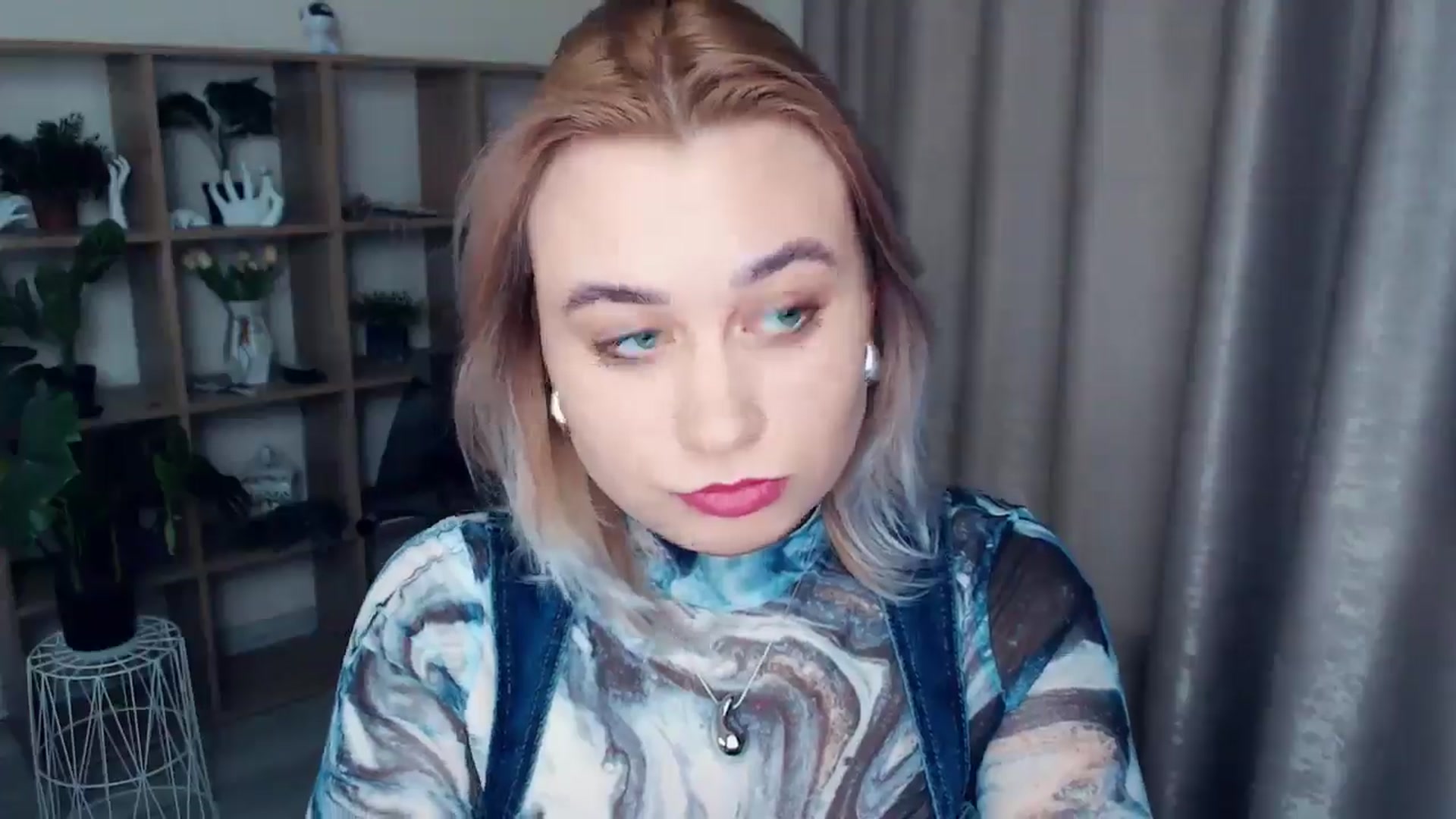 Gallery image thumbnail from Kukla_kolduna's myfreecams stream on, 12/18/2024, 17:31 image 20 of 20