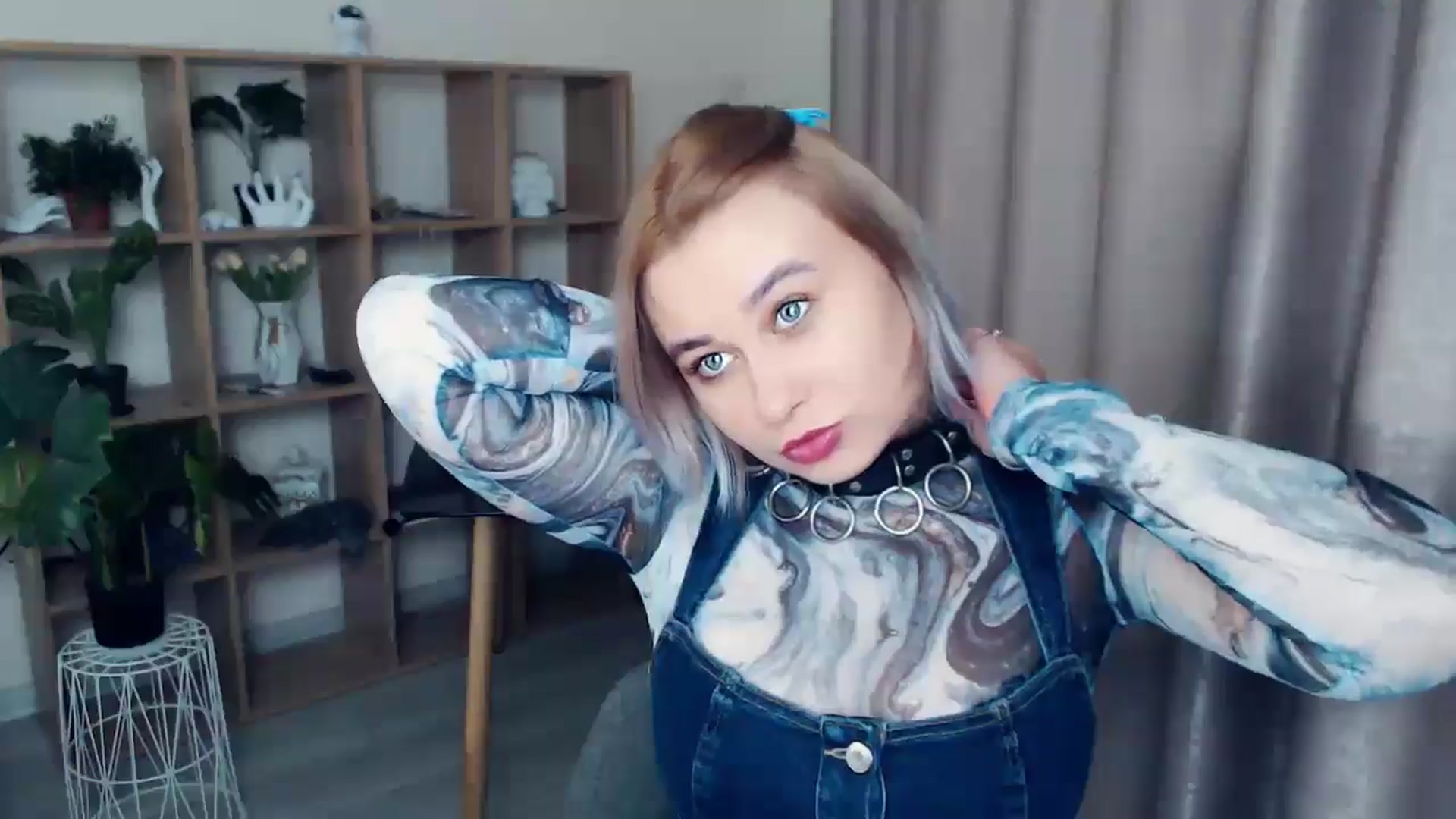 Gallery image thumbnail from Kukla_kolduna's myfreecams stream on, 12/18/2024, 17:31 image 2 of 20