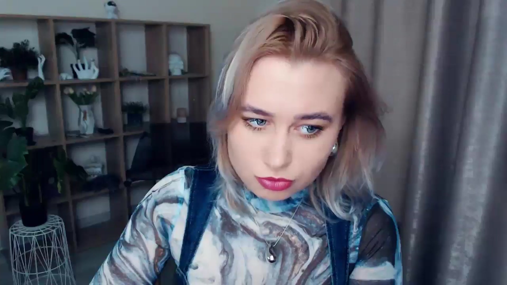 Gallery image thumbnail from Kukla_kolduna's myfreecams stream on, 12/18/2024, 17:31 image 13 of 20