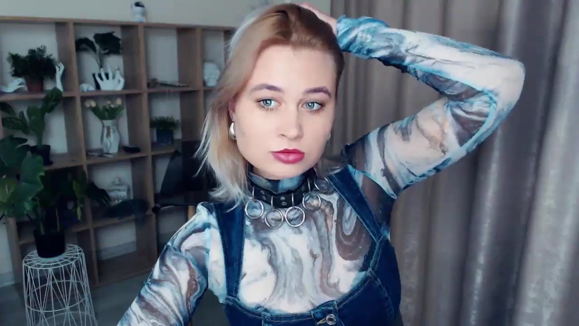 Gallery image thumbnail from Kukla_kolduna's myfreecams stream on, 12/18/2024, 17:31 image 4 of 20