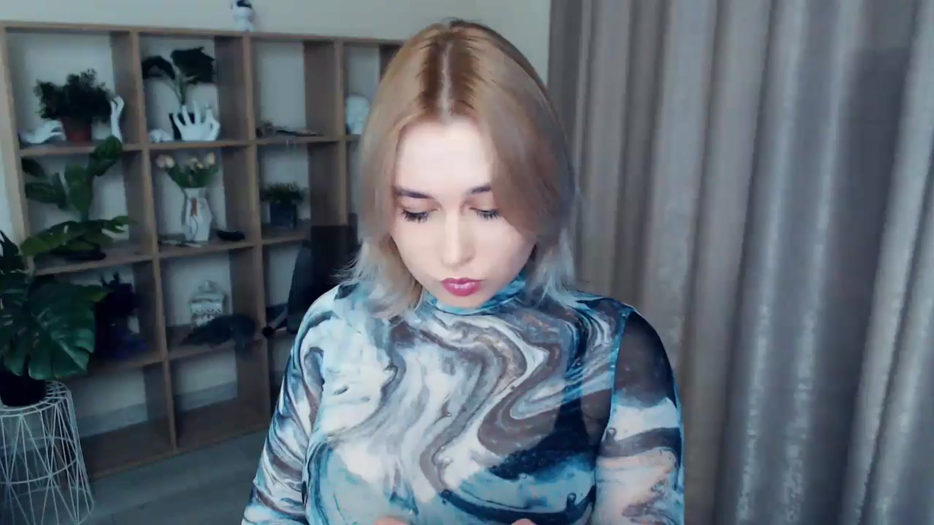 Gallery image thumbnail from Kukla_kolduna's myfreecams stream on, 12/20/2024, 16:05 image 10 of 20