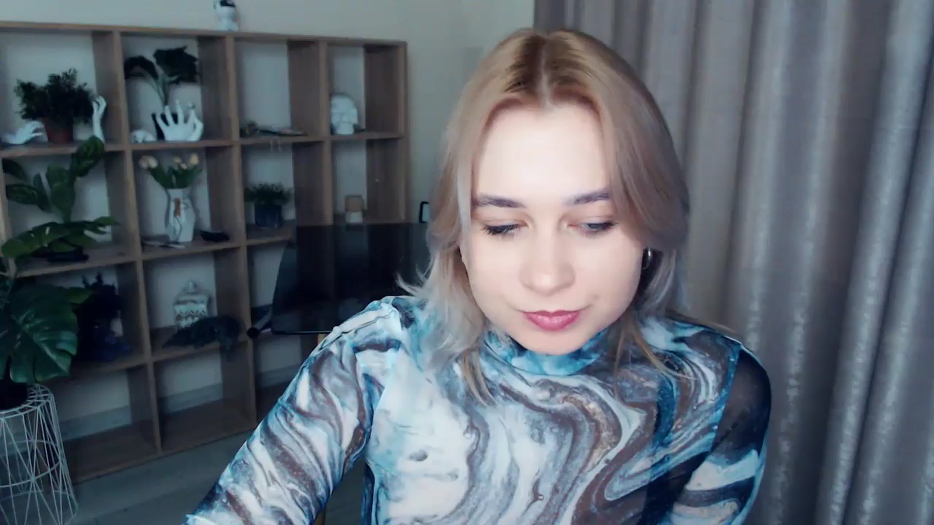Gallery image thumbnail from Kukla_kolduna's myfreecams stream on, 12/20/2024, 16:05 image 17 of 20