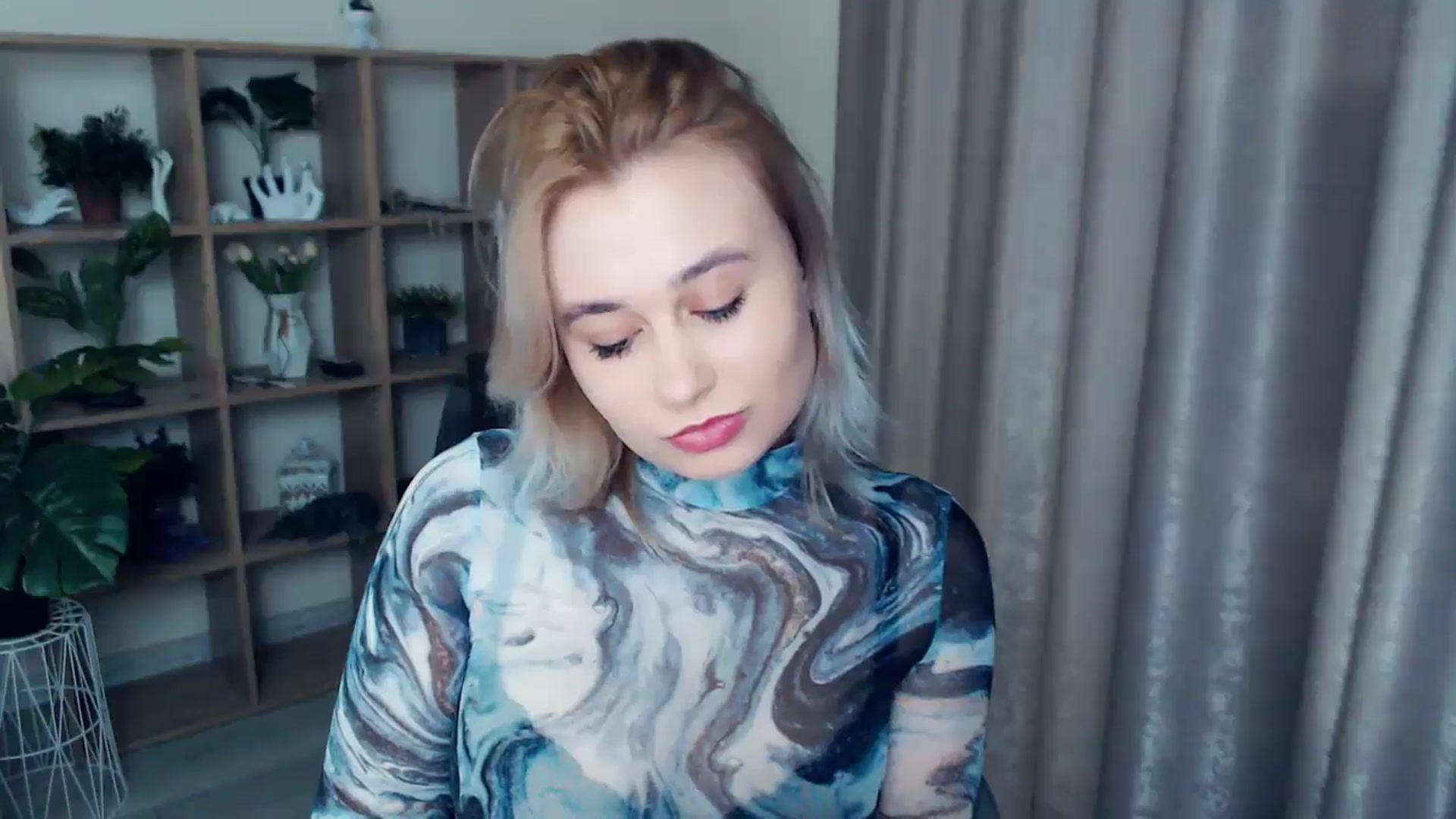 Gallery image thumbnail from Kukla_kolduna's myfreecams stream on, 12/20/2024, 16:05 image 12 of 20
