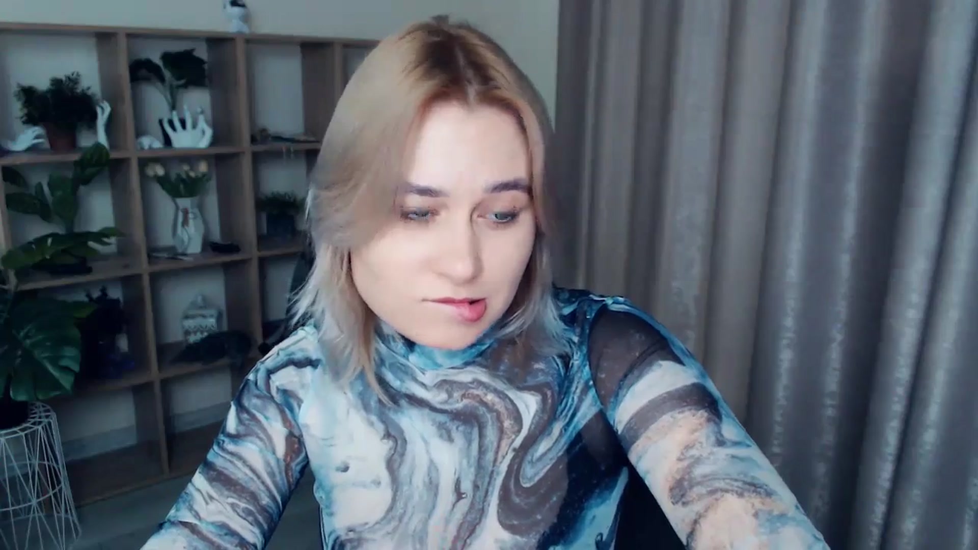 Gallery image thumbnail from Kukla_kolduna's myfreecams stream on, 12/20/2024, 16:05 image 19 of 20