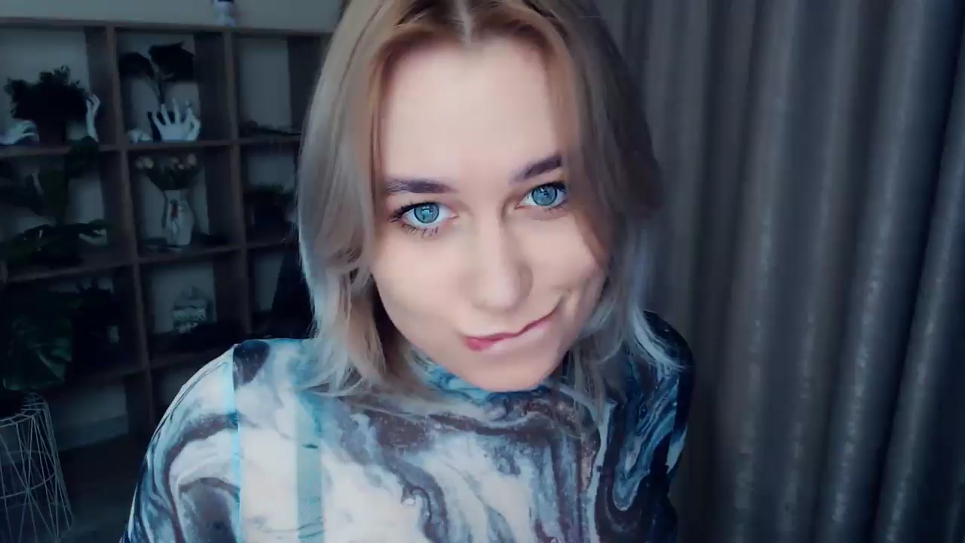 Gallery image thumbnail from Kukla_kolduna's myfreecams stream on, 12/20/2024, 18:11 image 19 of 20