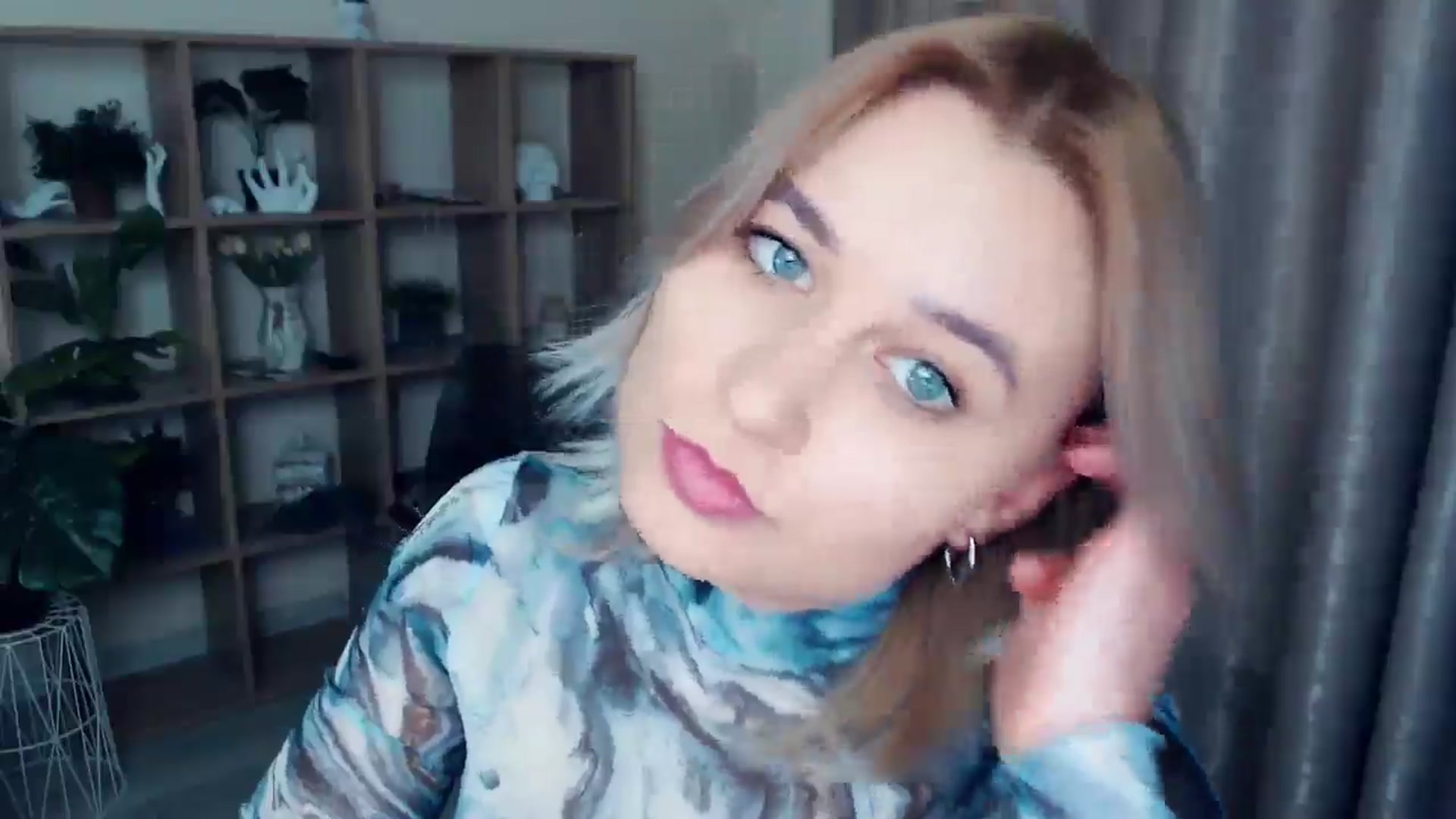 Gallery image thumbnail from Kukla_kolduna's myfreecams stream on, 12/20/2024, 18:11 image 10 of 20