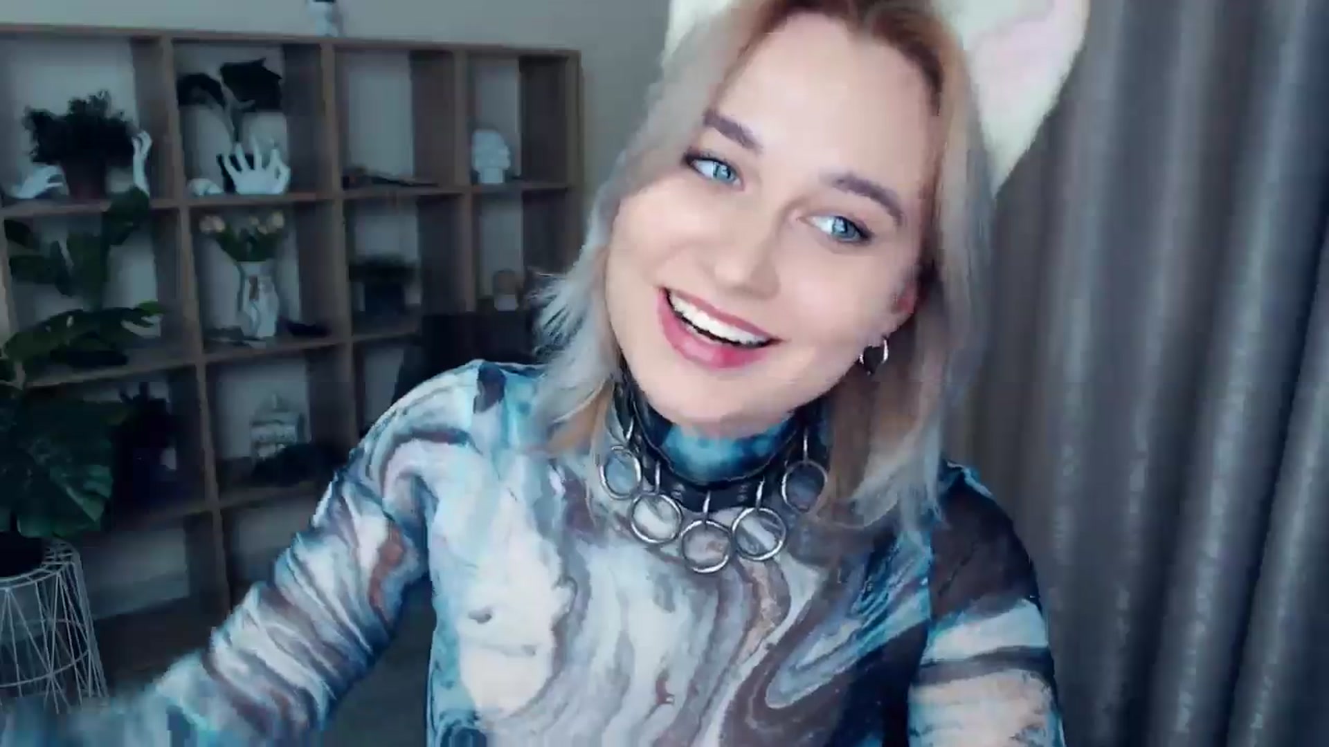 Gallery image thumbnail from Kukla_kolduna's myfreecams stream on, 12/20/2024, 18:11 image 14 of 20