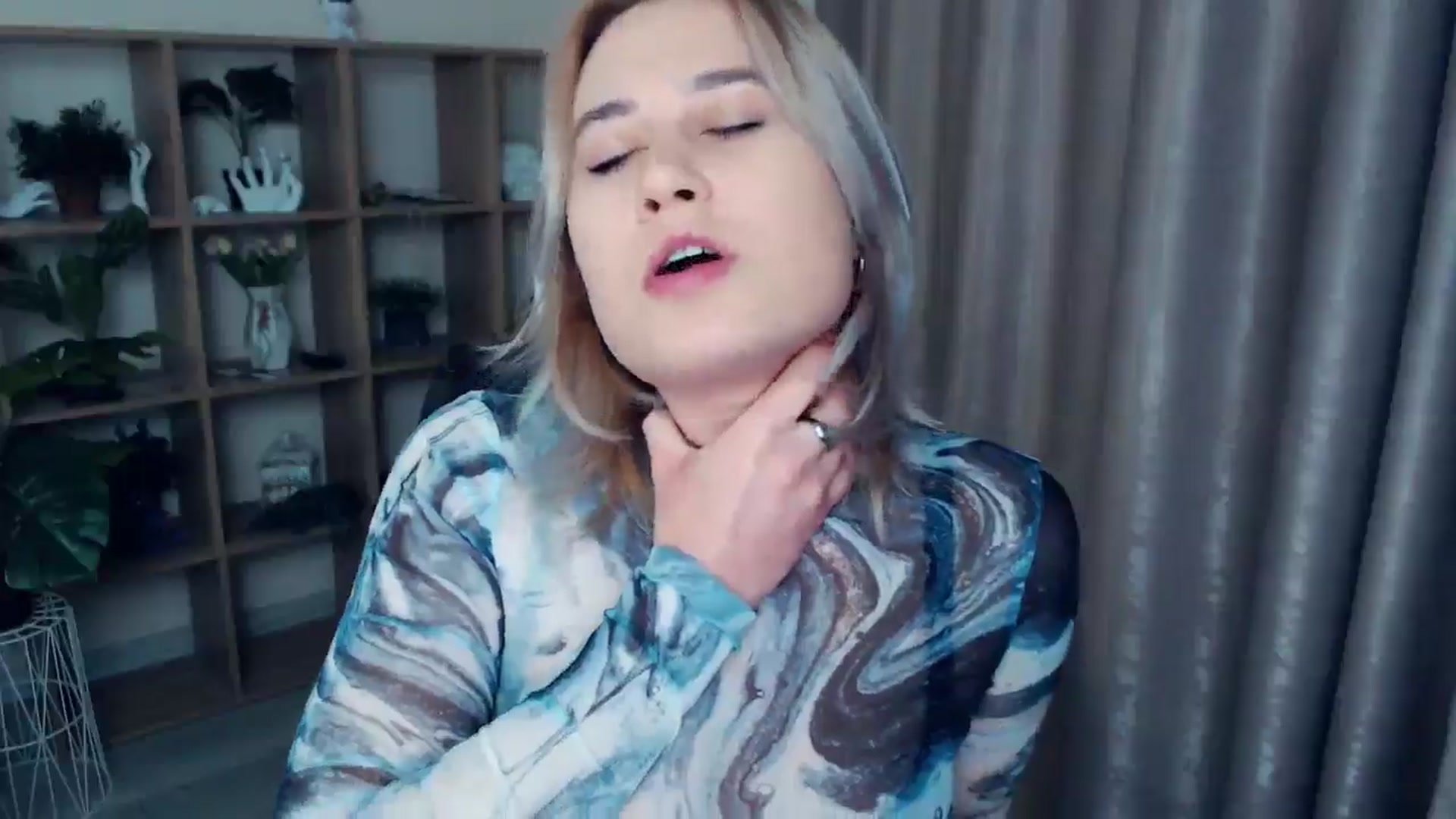 Gallery image thumbnail from Kukla_kolduna's myfreecams stream on, 12/20/2024, 18:11 image 20 of 20