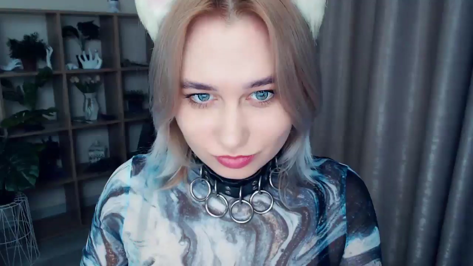 Gallery image thumbnail from Kukla_kolduna's myfreecams stream on, 12/20/2024, 18:11 image 15 of 20
