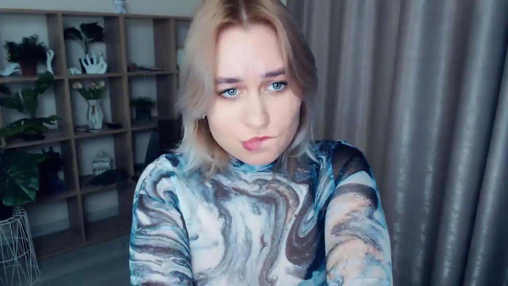 Gallery image thumbnail from Kukla_kolduna's myfreecams stream on, 12/20/2024, 18:11 image 18 of 20