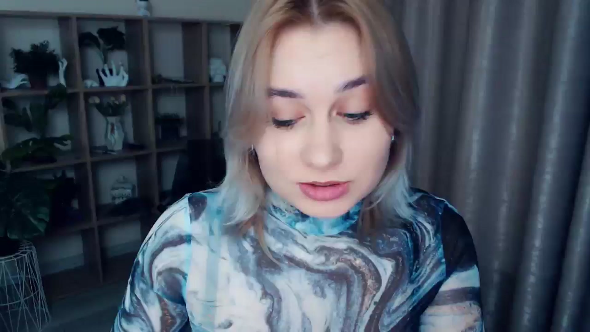 Gallery image thumbnail from Kukla_kolduna's myfreecams stream on, 12/20/2024, 18:11 image 7 of 20