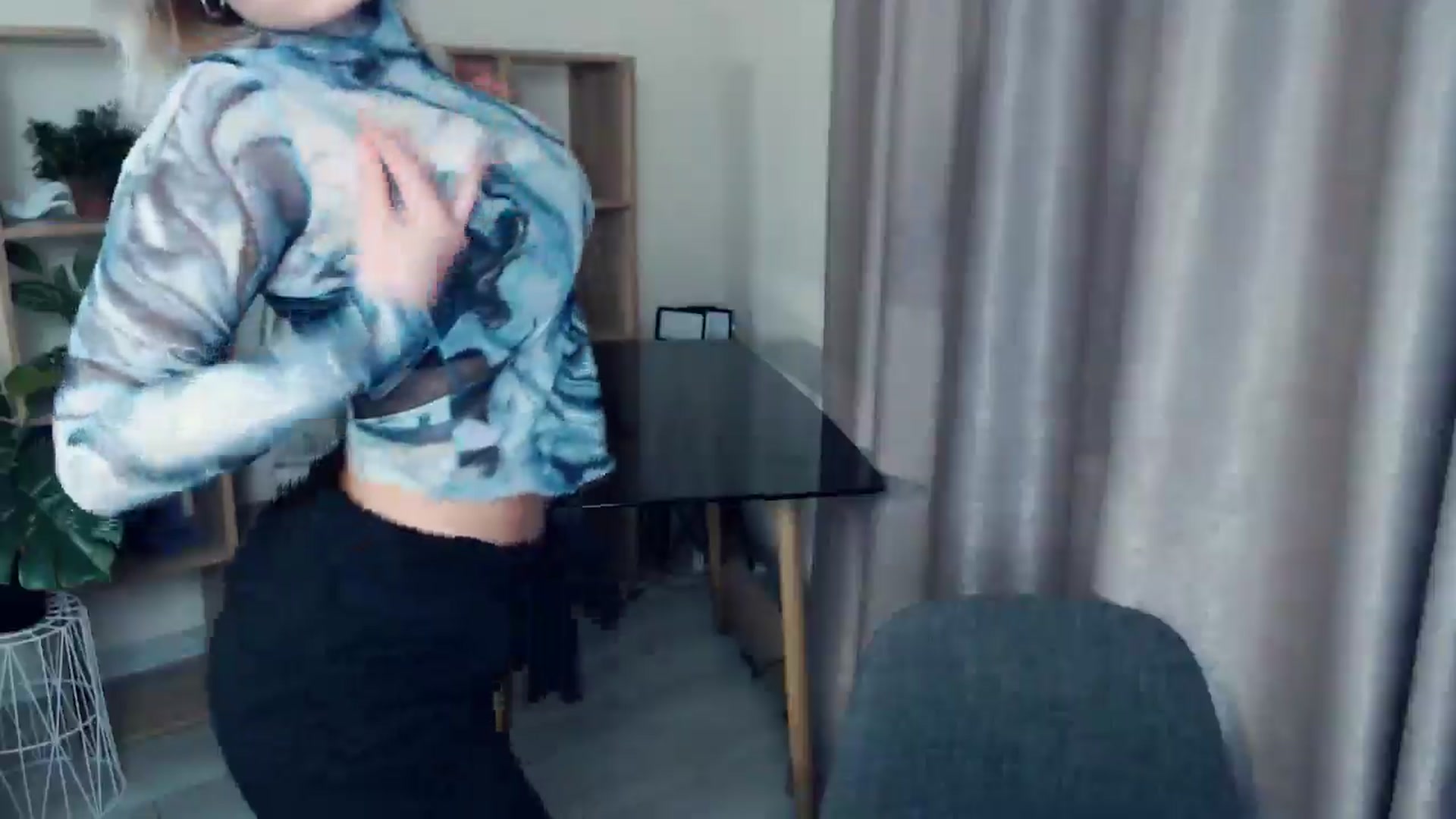 Gallery image thumbnail from Kukla_kolduna's myfreecams stream on, 12/20/2024, 18:11 image 8 of 20