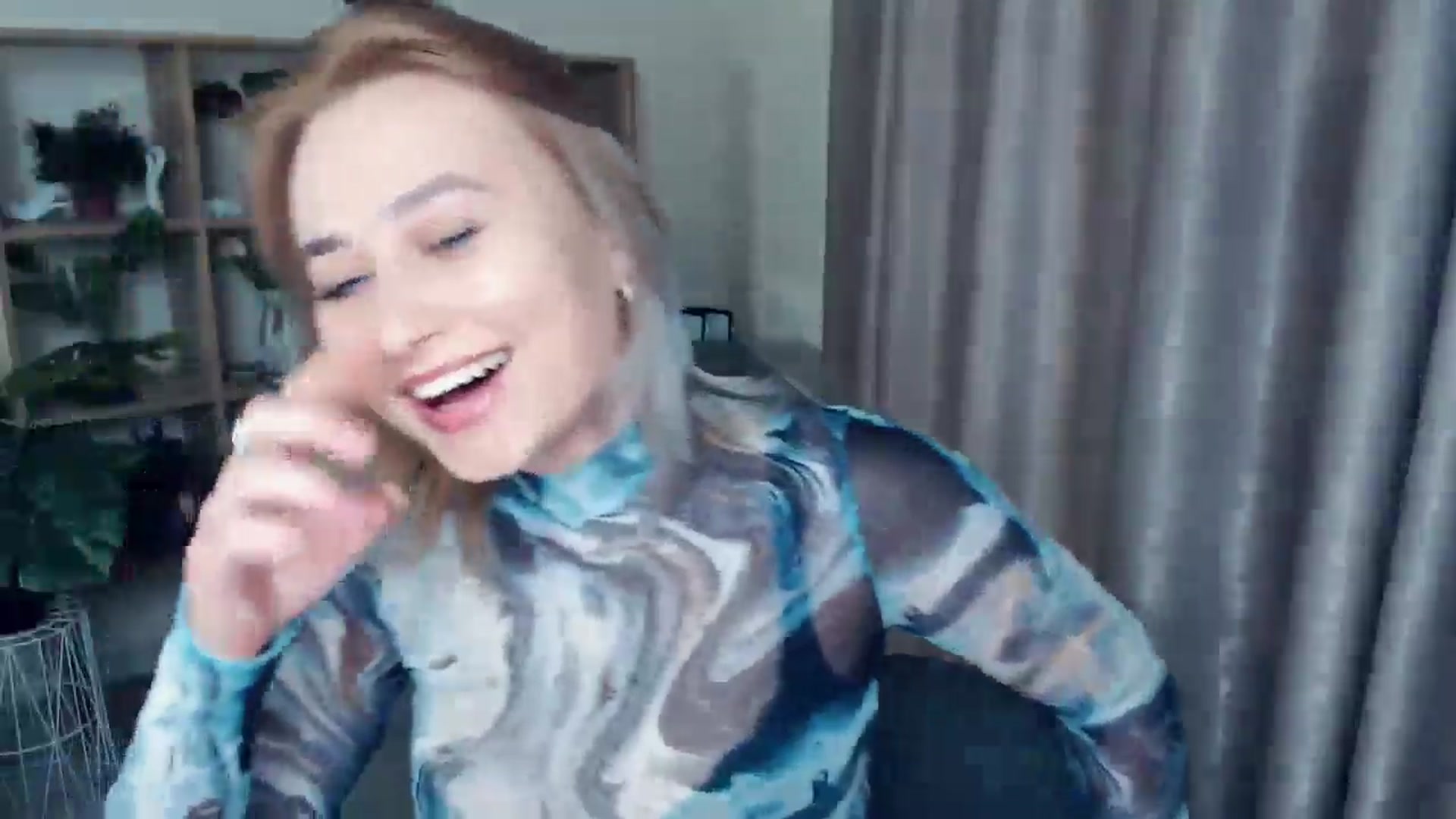 Gallery image thumbnail from Kukla_kolduna's myfreecams stream on, 12/20/2024, 18:11 image 3 of 20