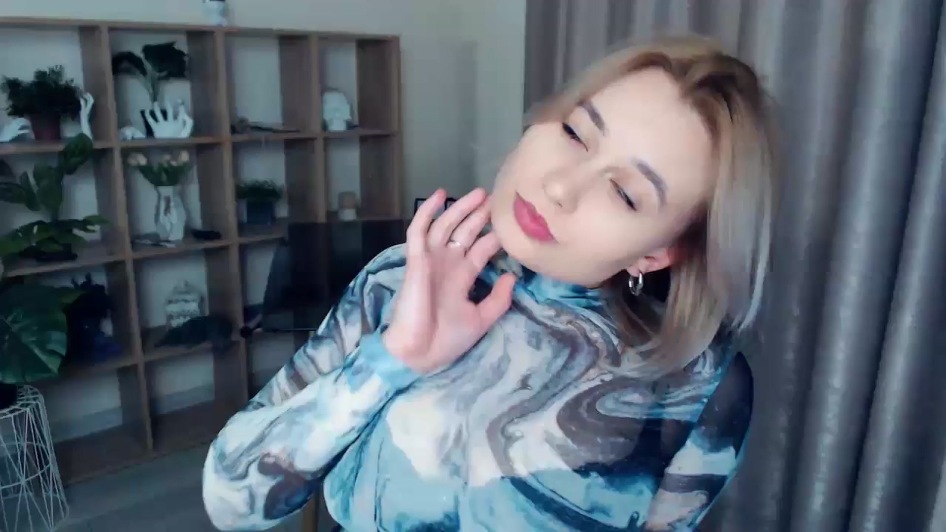 Gallery image thumbnail from Kukla_kolduna's myfreecams stream on, 12/20/2024, 19:08 image 15 of 20