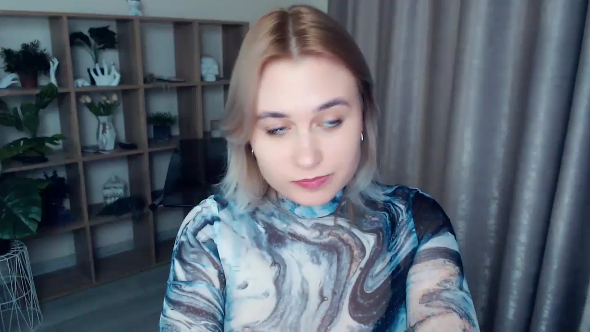 Gallery image thumbnail from Kukla_kolduna's myfreecams stream on, 12/20/2024, 19:08 image 10 of 20