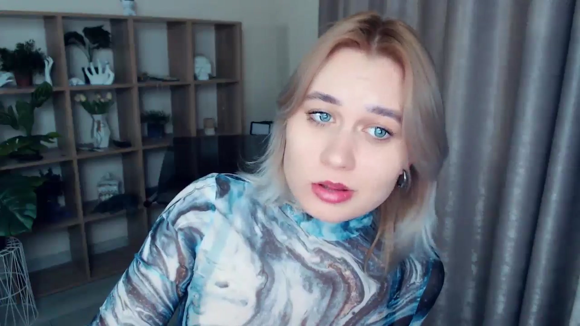 Gallery image thumbnail from Kukla_kolduna's myfreecams stream on, 12/20/2024, 19:08 image 8 of 20